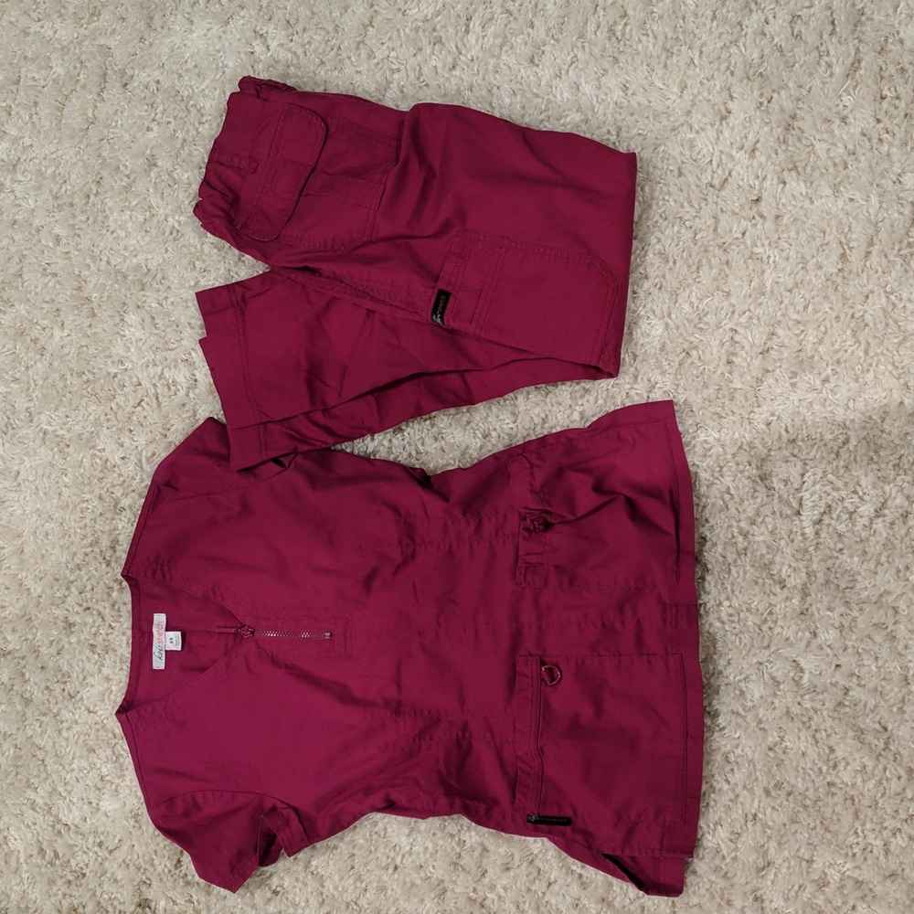Magenta raspberry burgundy koi stretch scrub set comfy and cute 🥰